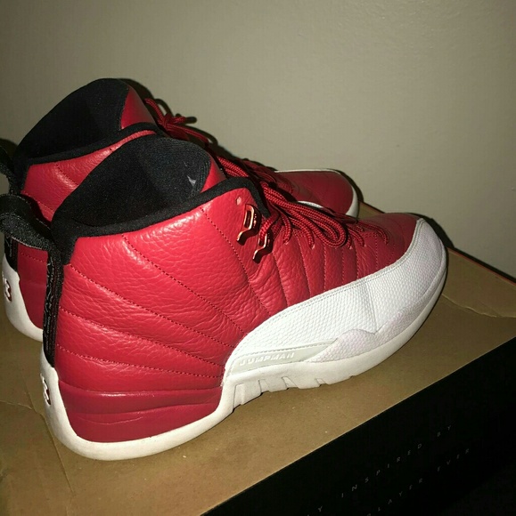 Air Jordan Retro 12 - Picture 3 of 4